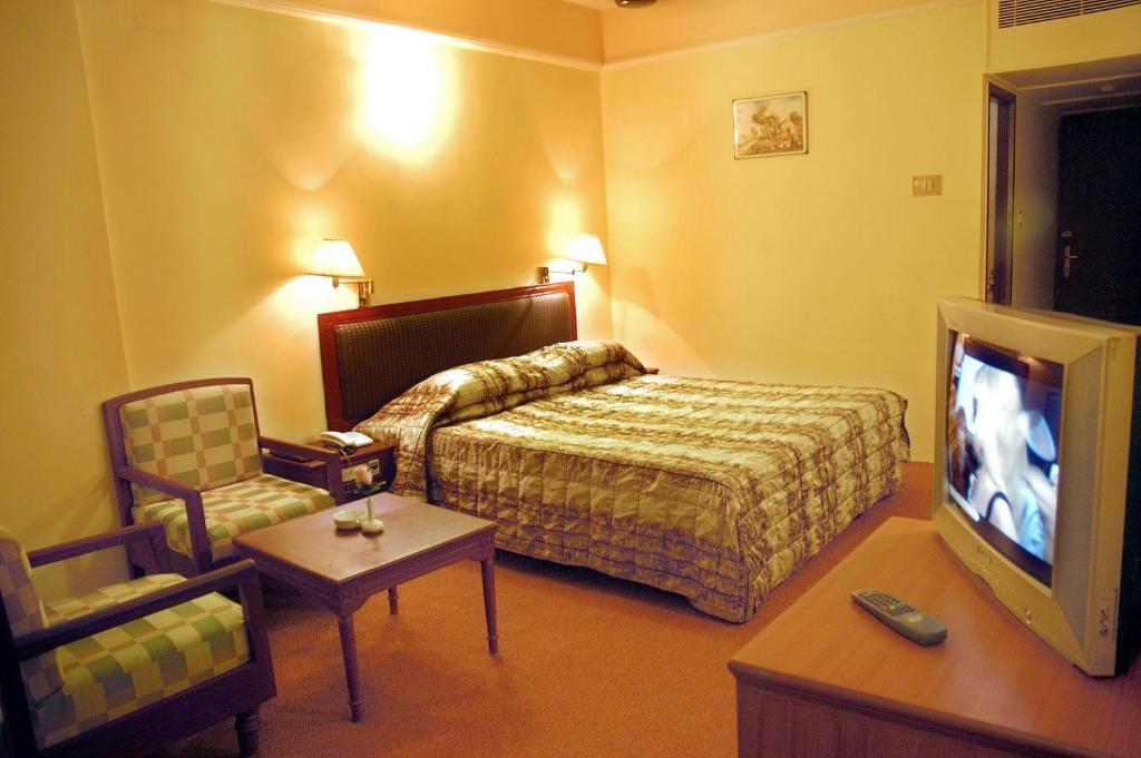 Hotel Abu Palace Τσενάι Δωμάτιο φωτογραφία